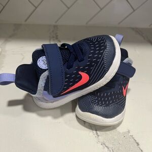 Toddler size 5 Nike slip-on sneakers